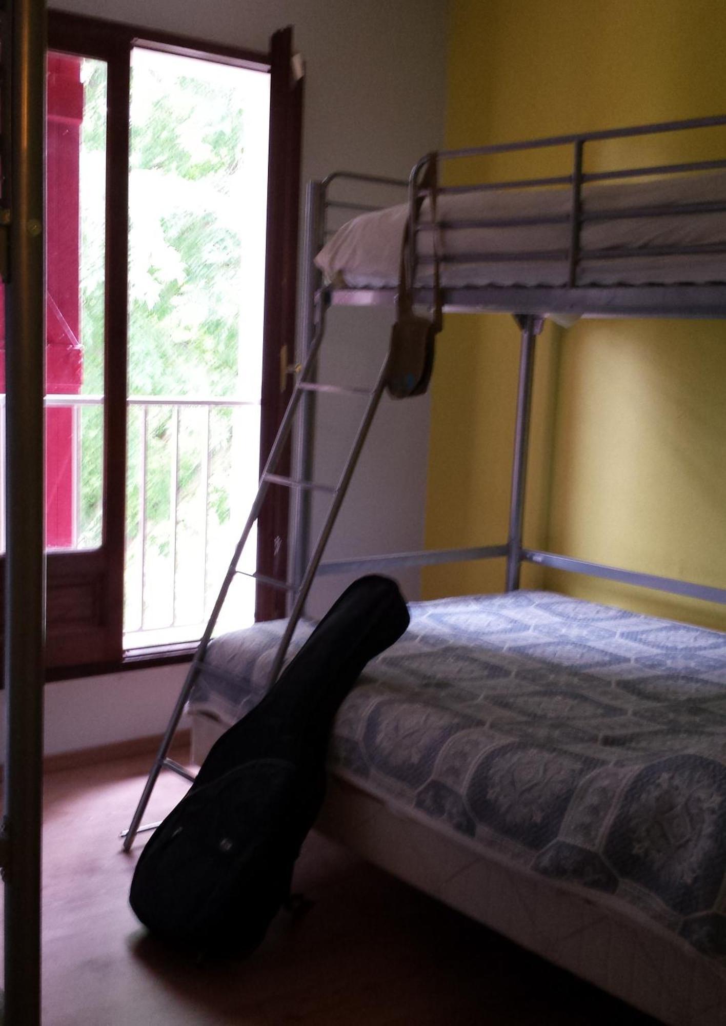 เฟรนด์ลี โอแบร์ฌ Hostel โคโลมิเยร์ส ห้อง รูปภาพ